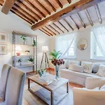 Apartment In Lucca With Winery And Pool شقة *