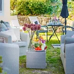 Apartment In Lucca With Winery And Pool شقة