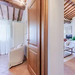 Apartment In Lucca With Winery And Pool شقة