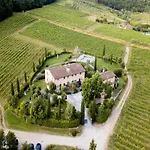 Apartment In Lucca With Winery And Pool