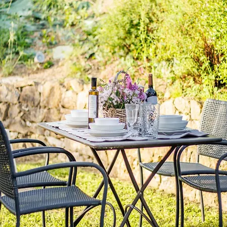 Apartment In Lucca With Winery And Pool شقة