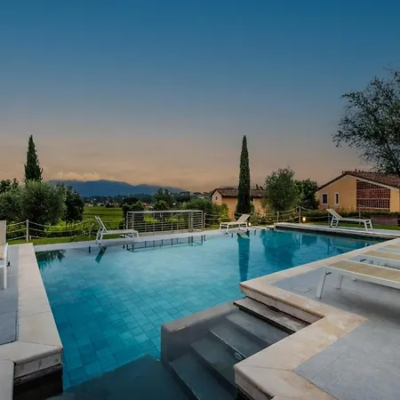 شقة Apartment In Lucca With Winery And Pool *
