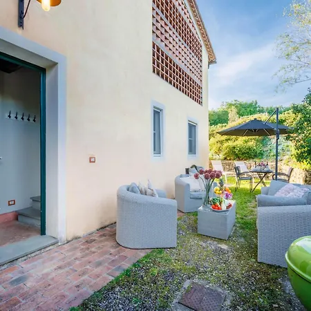 In Lucca With Winery And Pool