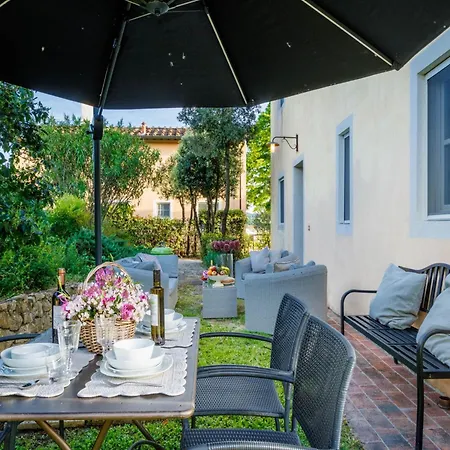 In Lucca With Winery And Pool Cappella