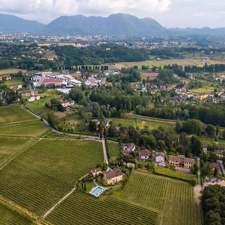 In Lucca With Winery And Pool 아파트 *